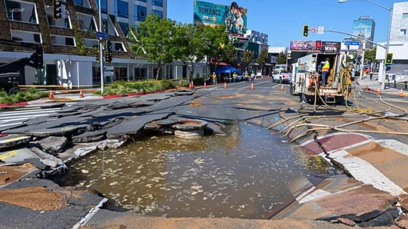 Magnitude 7.3 earthquake quake strikes off Mexico coast